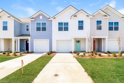 014 Front View 15211278