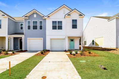 014 Front View 15211104