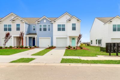 014 Front View 15294237