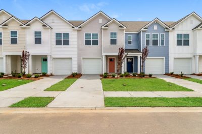 014 Front View 15293904