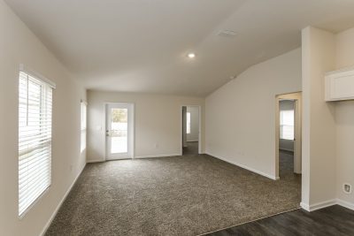 002 Living Room ET31368