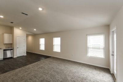 003 Living Room ET31368