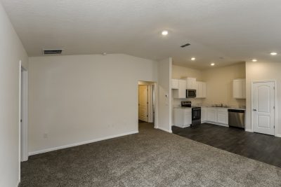 004 Living Room ET31368