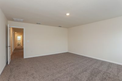 010 Main Bedroom ET61064