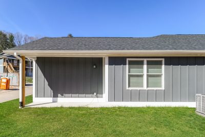 014 photo rear view 12559829