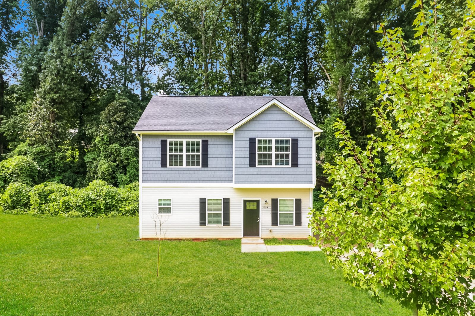 000 Front View ETA1093