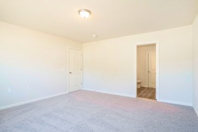 008 photo main bedroom 12012019 1