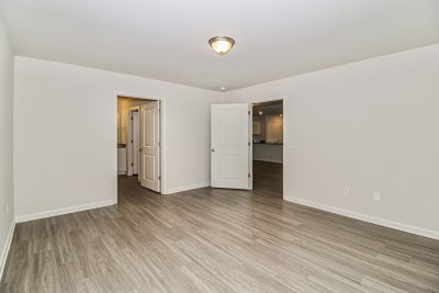 006 photo main bedroom 15296530
