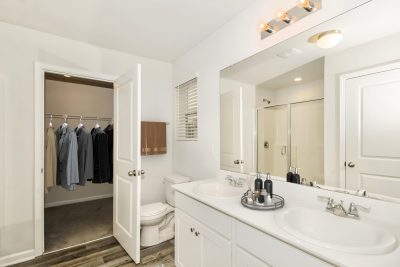 004 020 photo vs main bathroom 15156486