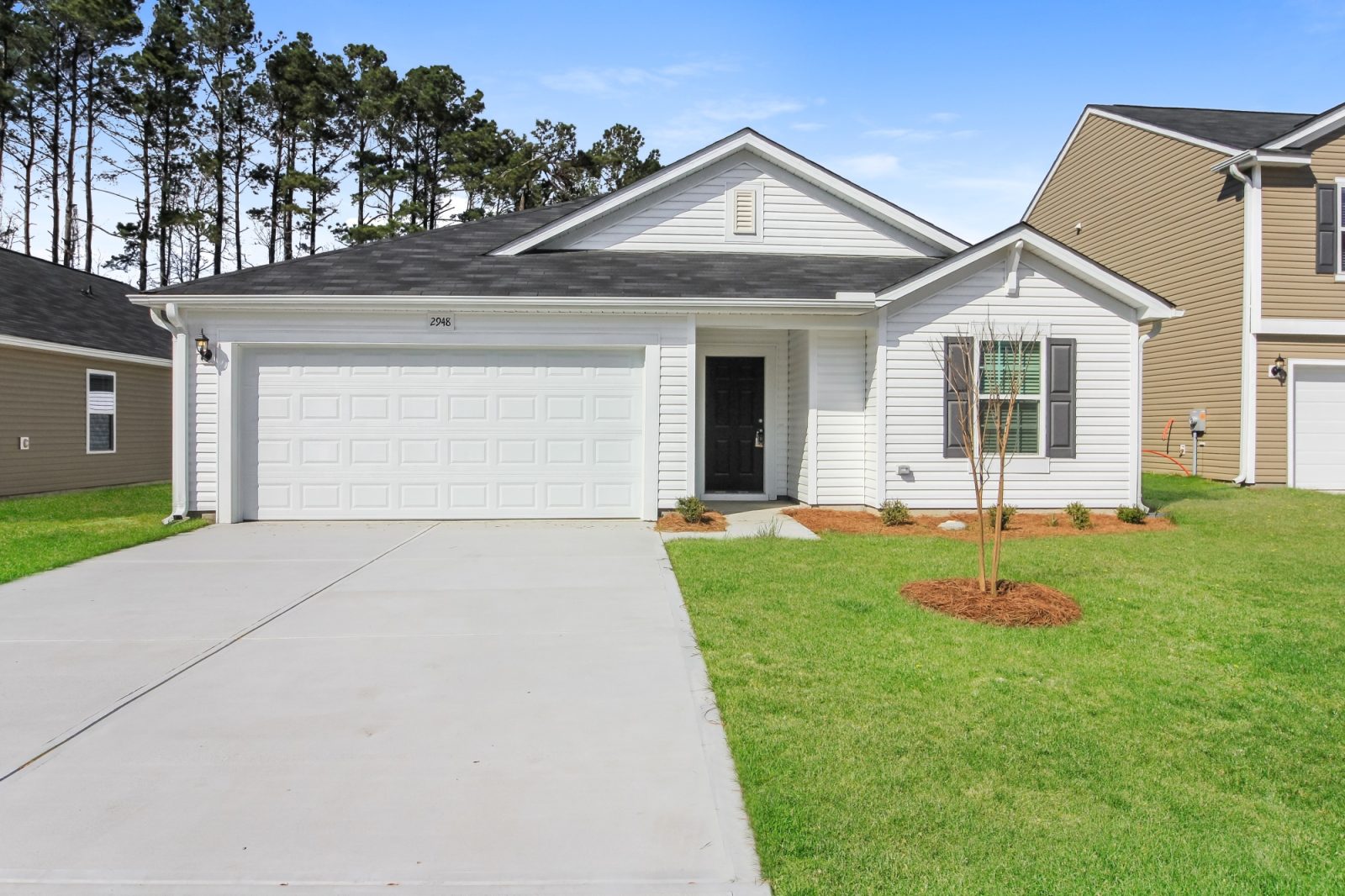 000 Front View 12562297