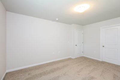 007 photo main bedroom 12562525