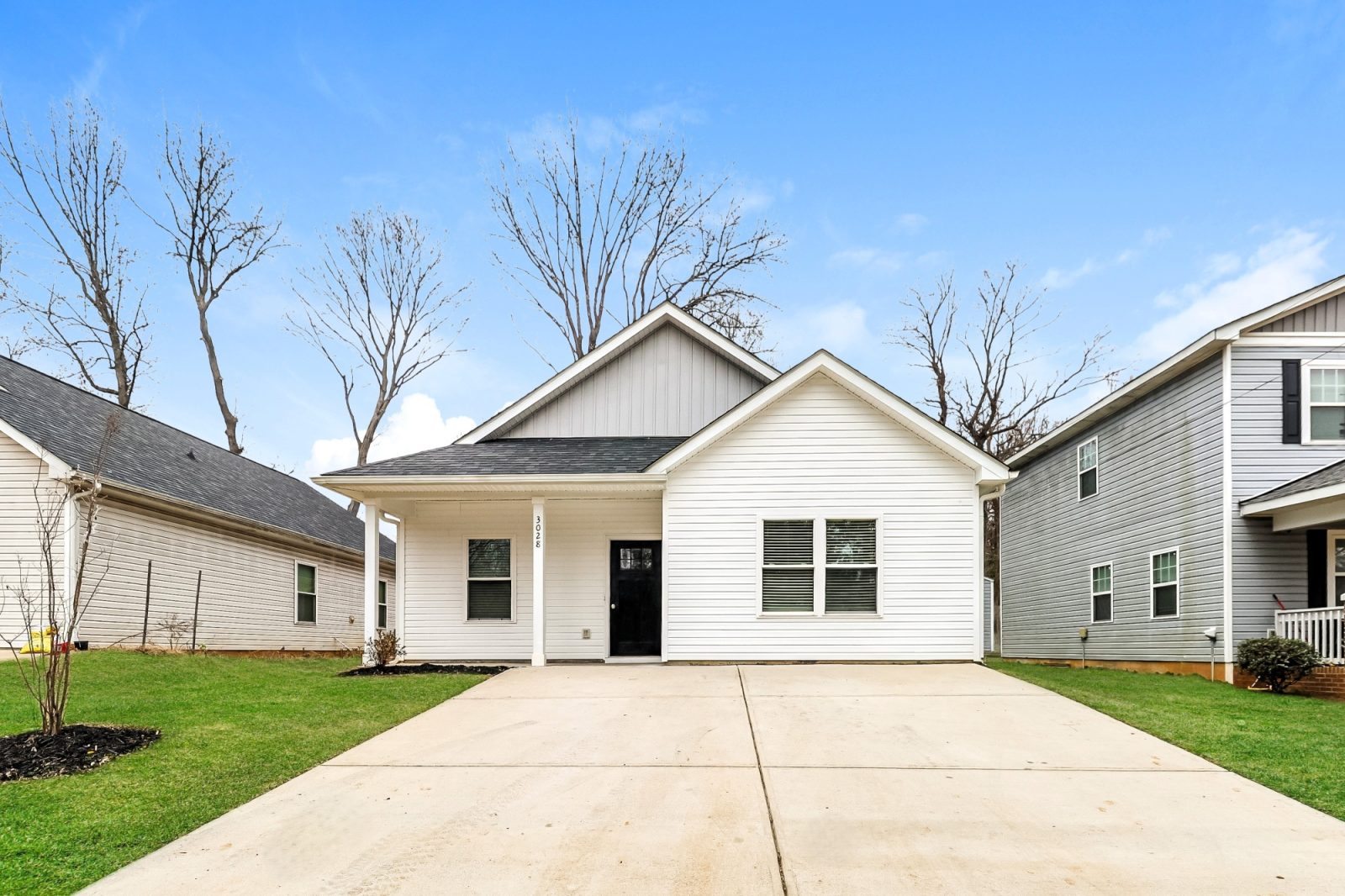 000 000 photo front view 15163414