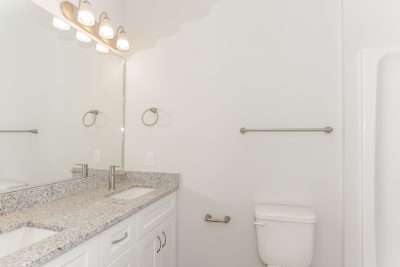 012 photo bathroom 10589063