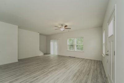 005 Living Room ET81165