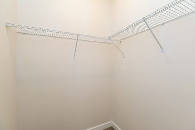 009 photo walk in closet 15163412