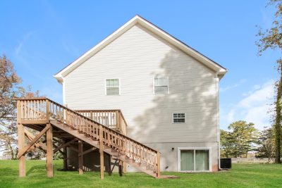 012 photo rear view 11988574