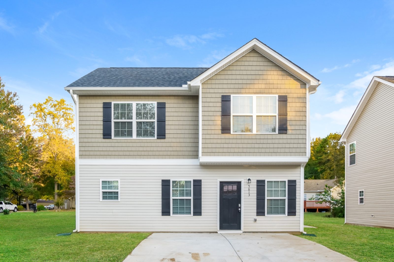 000 photo front view 11991128