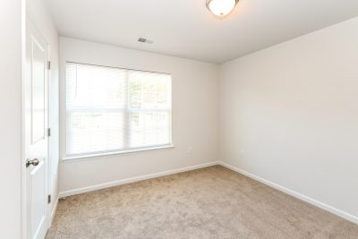 010 photo bedroom 11990205