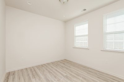 010 photo bedroom 11991782