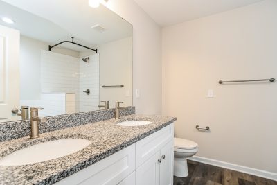 008 photo main bathroom 15146307