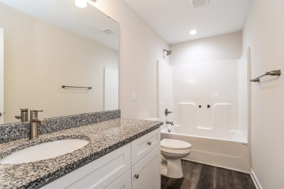 012 photo bathroom 15146316