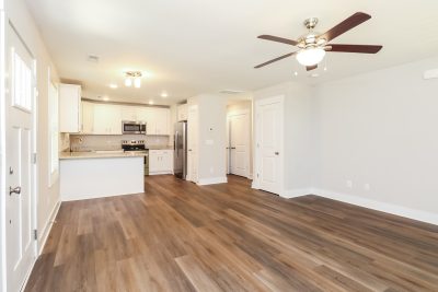 003 Living Room ET81194