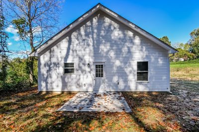 016 photo rear view 11990390