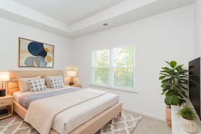 003 photo vs main bedroom 15183352