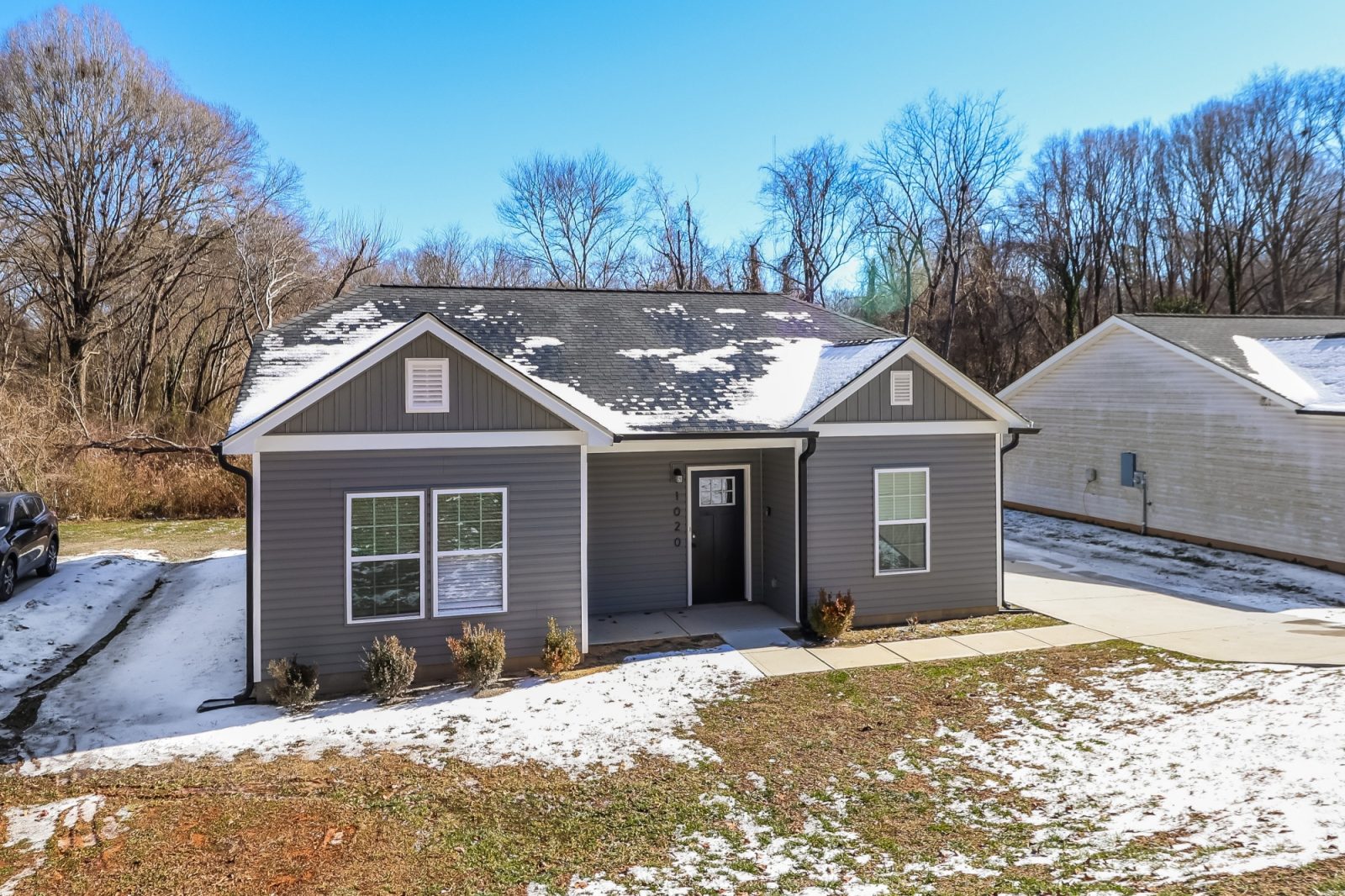 000 001 photo front view 15125110