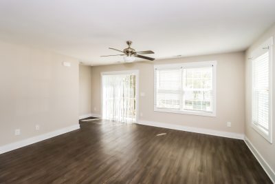 003 photo living room 13675933