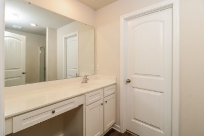 009 Main Bathroom ET61109