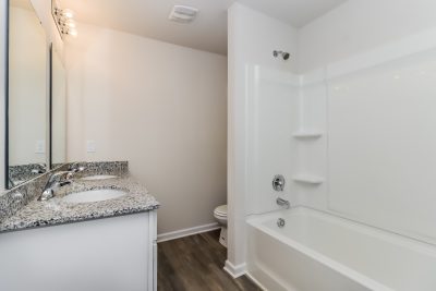 009 photo main bathroom 12643493