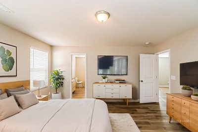 006 photo vs main bedroom 15055078