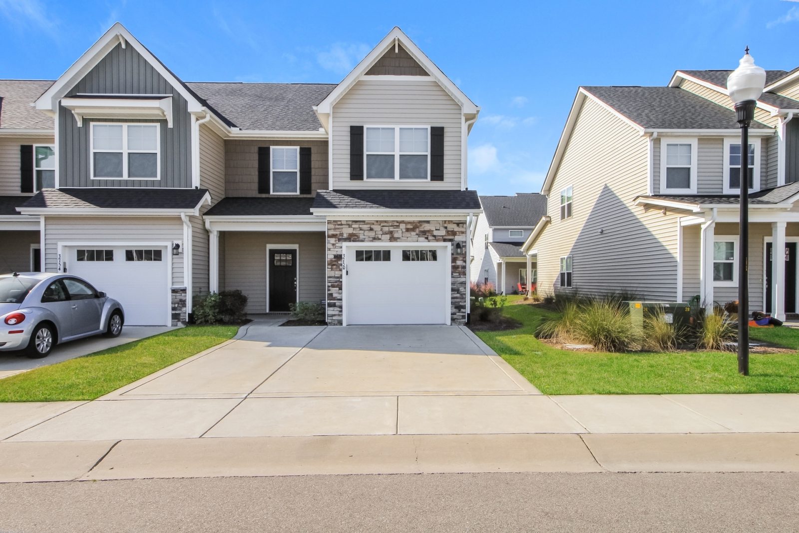 000 photo front view 14125442