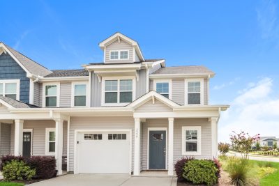 000 Front View ET31103