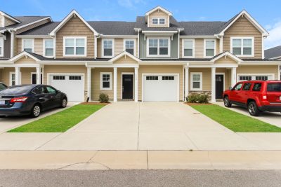 000 Front View 13166166