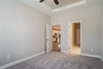 012 photo main bedroom 12011776