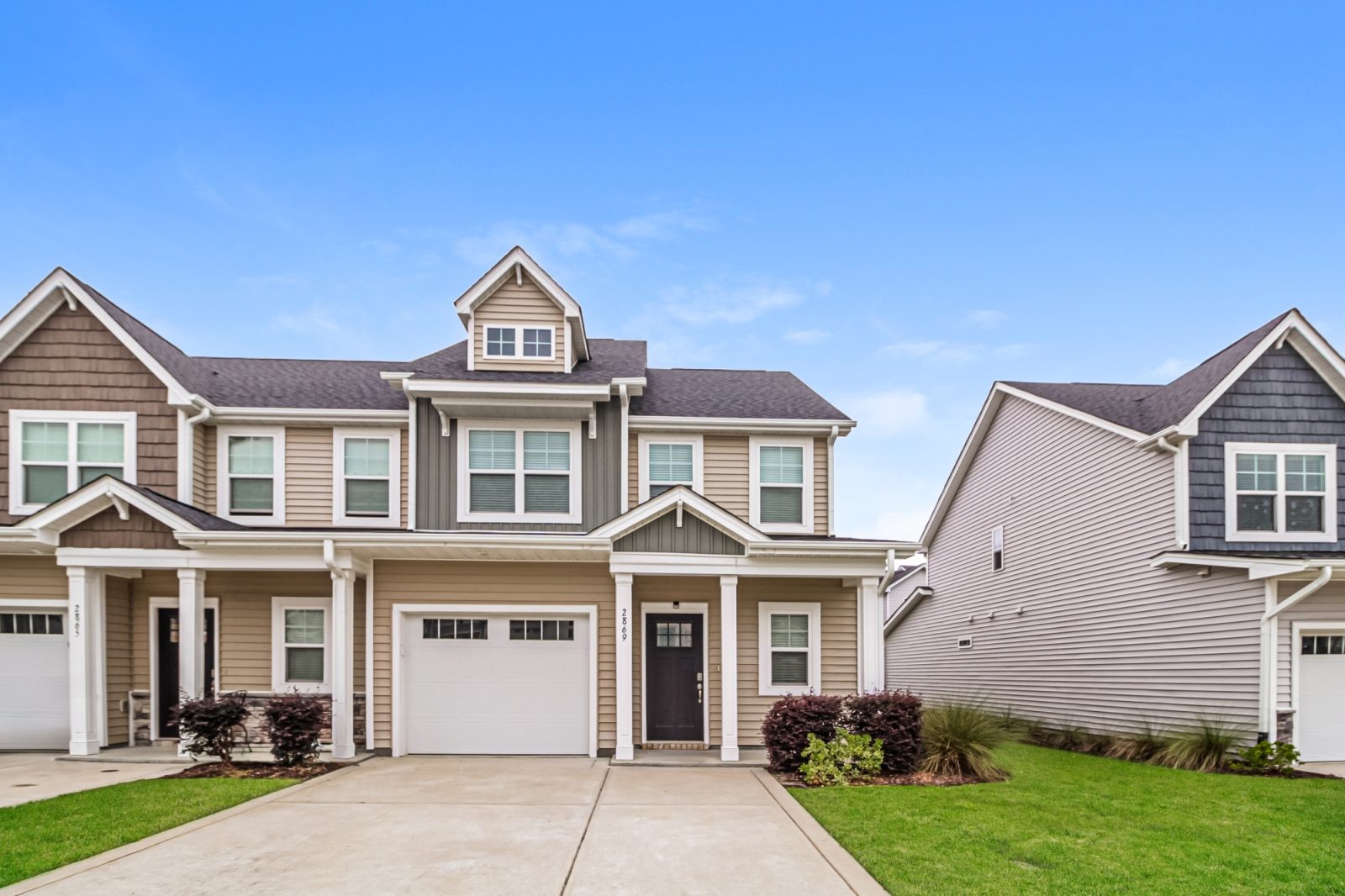 000 Front View ET46031