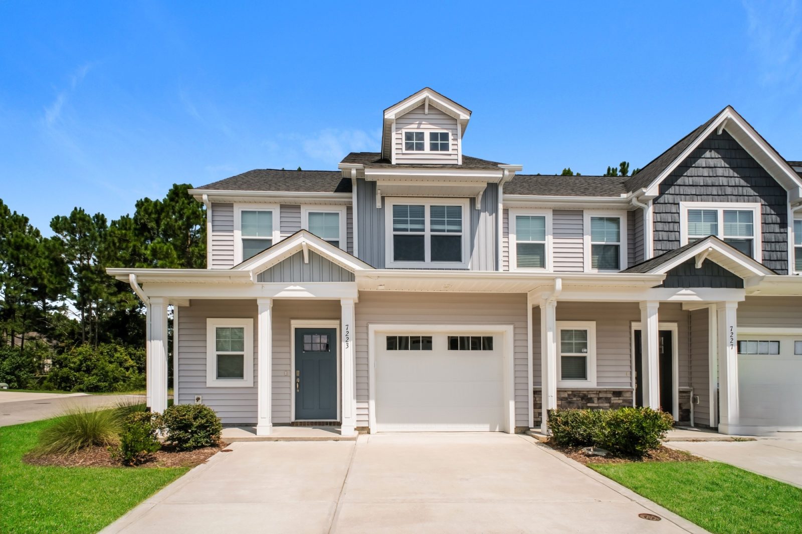 000 000 photo front view 13998323