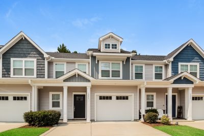 013 photo front view 15567084