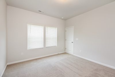 016 photo bedroom 12646415