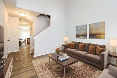 004 Living Room ET46050
