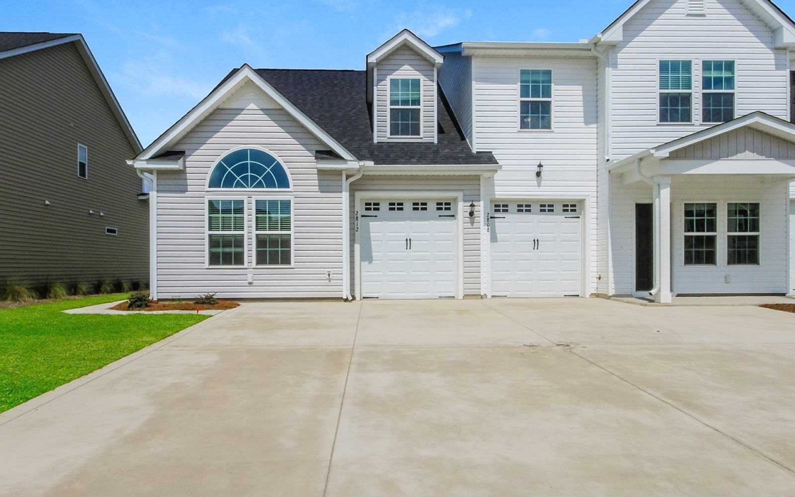 000 photo front view 12897233