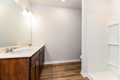 014 photo main bathroom 12594910