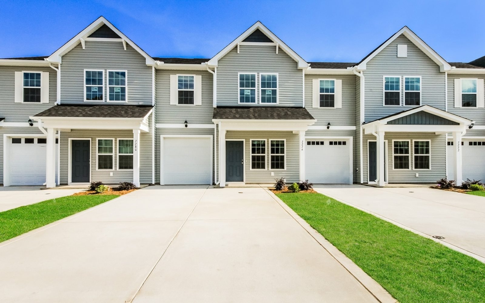000 photo front view 12867115
