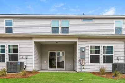 014 photo rear view 12594908