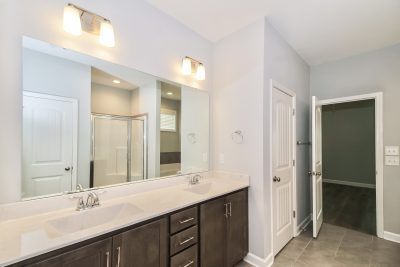 008 photo Main Bathroom 9b2e3e52 5278 4ba4 9e81 49edc17f7167