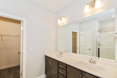 009 photo Main Bathroom f366722c 166d 4d1c a891 ce9117319a92