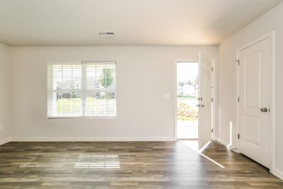 003 Living Room ET21078