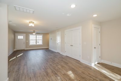 003 Living Room ET51320